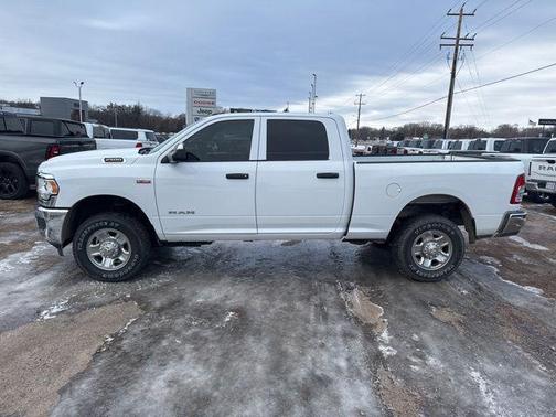 2022 RAM 2500 Tradesman Crew Cab 4x4 6'4' Box