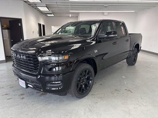 Diamond Black Crystal Pearlcoat 2026 RAM 1500 Laramie