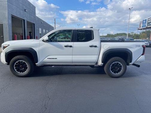 2024 Toyota Tacoma TRD Off-Road