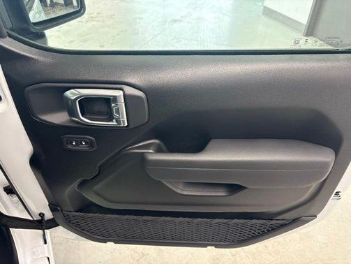 Bright White Clearcoat 2026 Jeep Wrangler Sport S