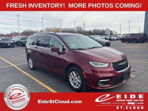 Velvet Red Pearlcoat 2021 Chrysler Pacifica Touring L