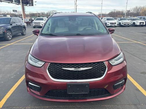 Velvet Red Pearlcoat 2021 Chrysler Pacifica Touring L