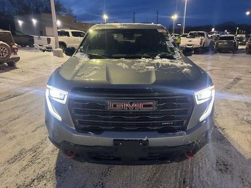 2025 GMC Acadia AWD AT4