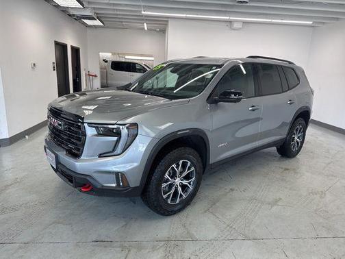 2025 GMC Acadia AWD AT4