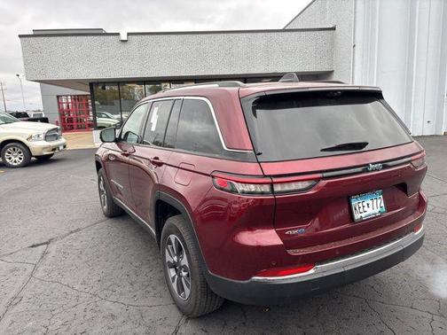 2022 Jeep Grand Cherokee 4xe Base