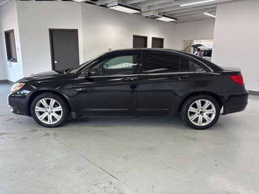 2013 Chrysler 200 Touring
