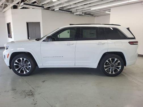 2025 Jeep Grand Cherokee Overland