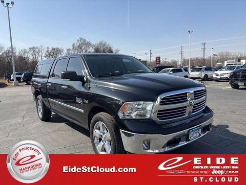Brilliant Black Crystal Pearlcoat 2016 RAM 1500 Big Horn