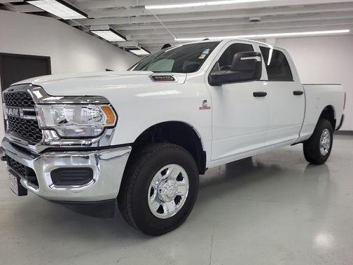 2024 RAM 3500 Tradesman Crew Cab 4x4 6'4' Box