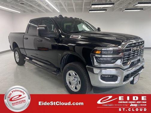 2025 RAM 3500 Tradesman Crew Cab 4x4 6'4' Box
