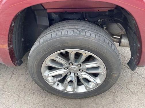 Delmonico Red Pearlcoat 2022 RAM 1500 Laramie