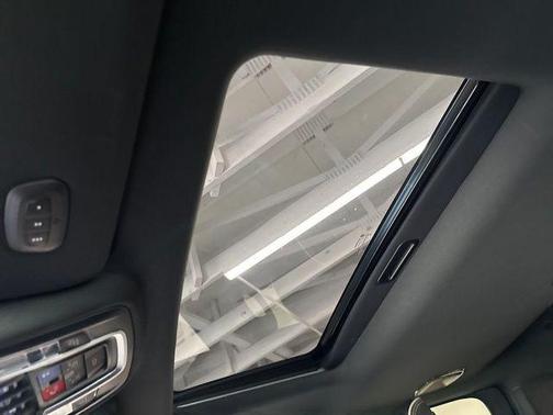 Patriot Blue Pearlcoat 2023 RAM 3500 Limited Crew Cab 4x4 6'4' Box