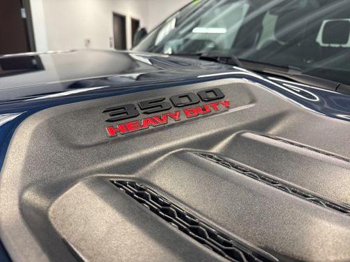 Patriot Blue Pearlcoat 2023 RAM 3500 Limited Crew Cab 4x4 6'4' Box