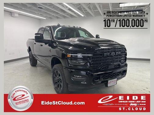 Diamond Black Crystal Pearlcoat 2026 RAM 3500 Laramie Crew Cab 4x4 6'4' Box