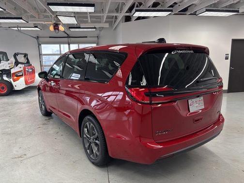 2026 Chrysler Pacifica L