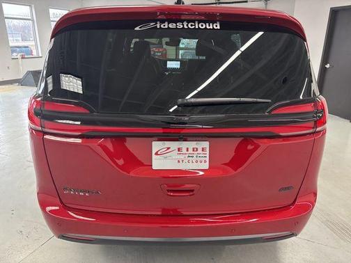 2026 Chrysler Pacifica L