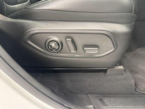 Bright White Clearcoat 2023 Jeep Grand Cherokee Limited