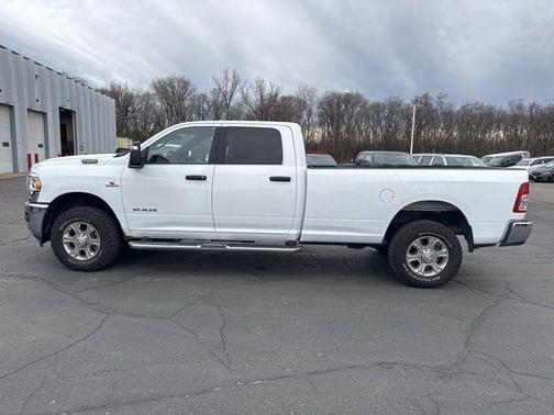 Bright White Clearcoat 2023 RAM 2500 Big Horn Crew Cab 4x4 8' Box