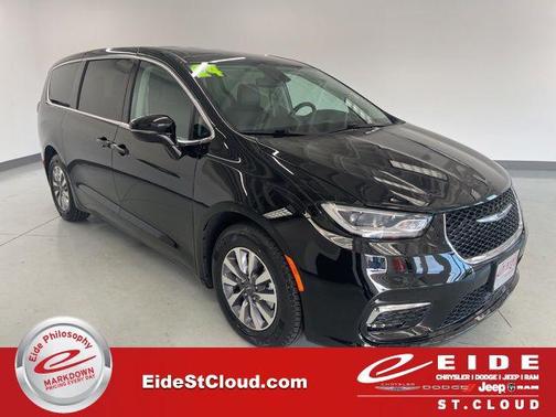 2024 Chrysler Pacifica Hybrid Select