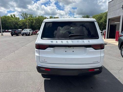 Bright White Clearcoat 2022 Jeep Wagoneer Series III