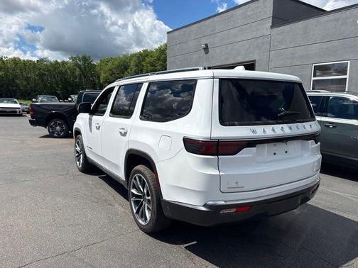 Bright White Clearcoat 2022 Jeep Wagoneer Series III