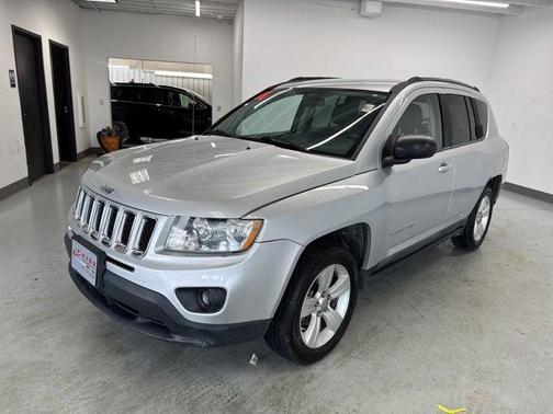 Bright Silver Metallic Clearcoat 2011 Jeep Compass Base
