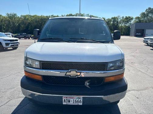 Summit White 2017 Chevrolet Express 3500 LT
