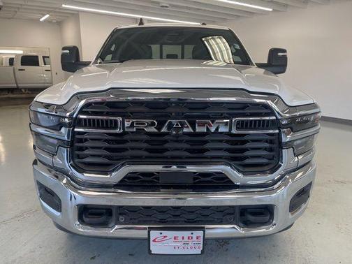 2025 RAM 2500 Tradesman Crew Cab 4x4 6'4' Box
