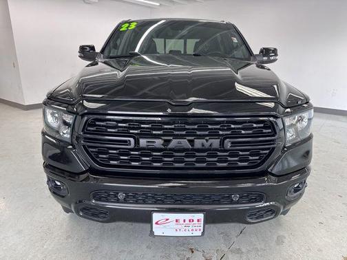 Diamond Black Crystal Pearlcoat 2023 RAM 1500 Big Horn/Lone Star