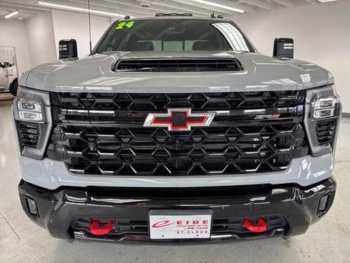 2024 Chevrolet Silverado 2500 4WD Crew Cab Standard Bed ZR2