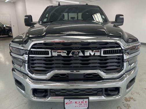 2025 RAM 2500 Tradesman Crew Cab 4x4 6'4' Box
