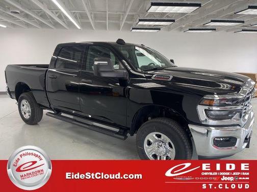 2025 RAM 2500 Tradesman Crew Cab 4x4 6'4' Box