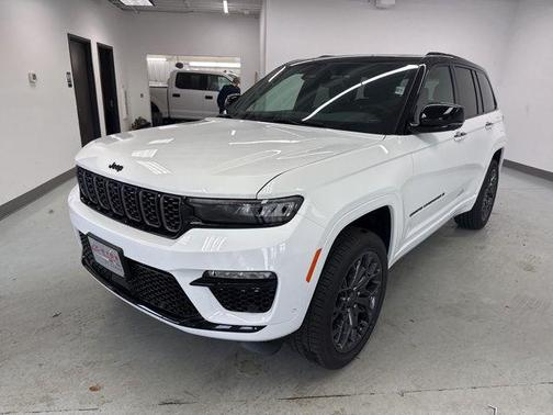 2025 Jeep Grand Cherokee Summit