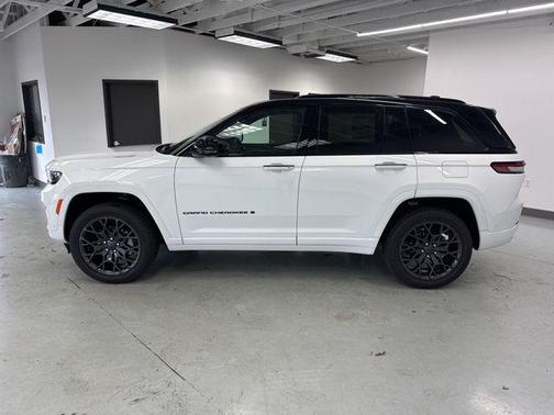 2025 Jeep Grand Cherokee Summit