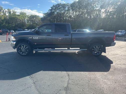 2018 RAM 2500 Tradesman Crew Cab 4x4 8' Box
