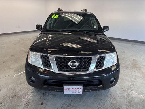 2010 Nissan Pathfinder SE
