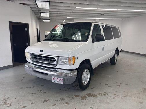 Oxford White Clearcoat 2001 Ford E350 Super Duty XL Wagon