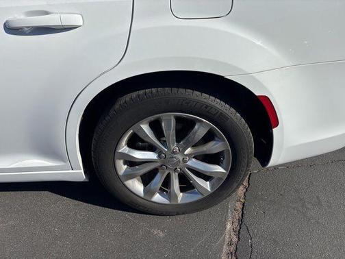 Bright White Clearcoat 2023 Chrysler 300 Touring