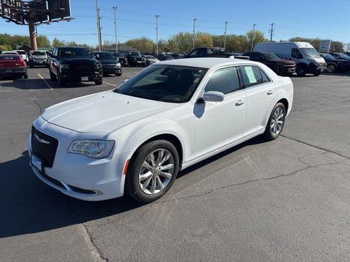 Bright White Clearcoat 2023 Chrysler 300 Touring