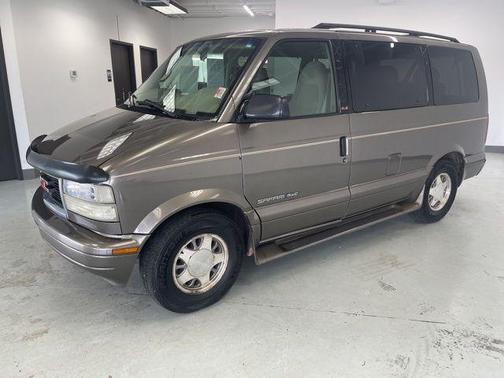 2000 GMC Safari SLE