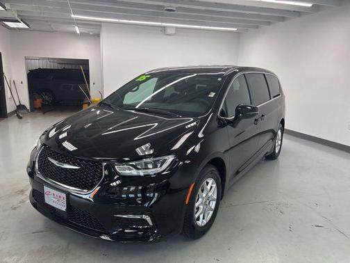 2025 Chrysler Pacifica L