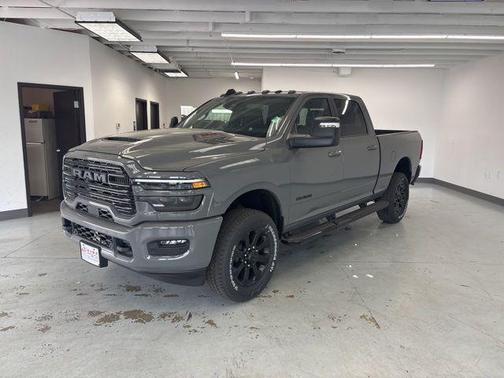 Ceramic Gray Clearcoat 2026 RAM 2500 Laramie Crew Cab 4x4 6'4' Box