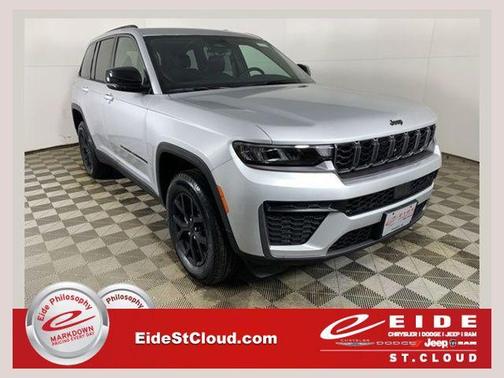 Silver Zynith 2026 Jeep Grand Cherokee Altitude