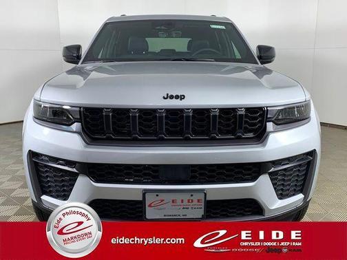 Silver Zynith 2026 Jeep Grand Cherokee Altitude
