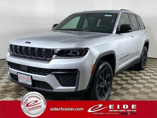 Silver Zynith 2026 Jeep Grand Cherokee Altitude