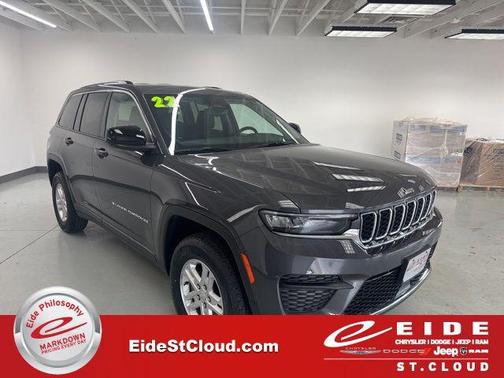 2022 Jeep Grand Cherokee Laredo