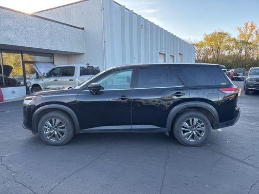 2024 Nissan Pathfinder S 4WD