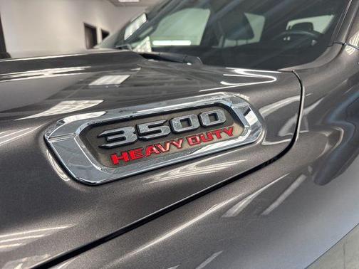 2021 RAM 3500 Big Horn Crew Cab 4x4 6'4' Box