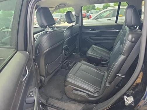 Diamond Black Crystal Pearlcoat 2023 Jeep Grand Cherokee L Limited