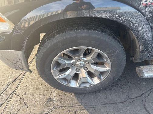 2017 RAM 1500 Limited Crew Cab 4x4 5'7' Box